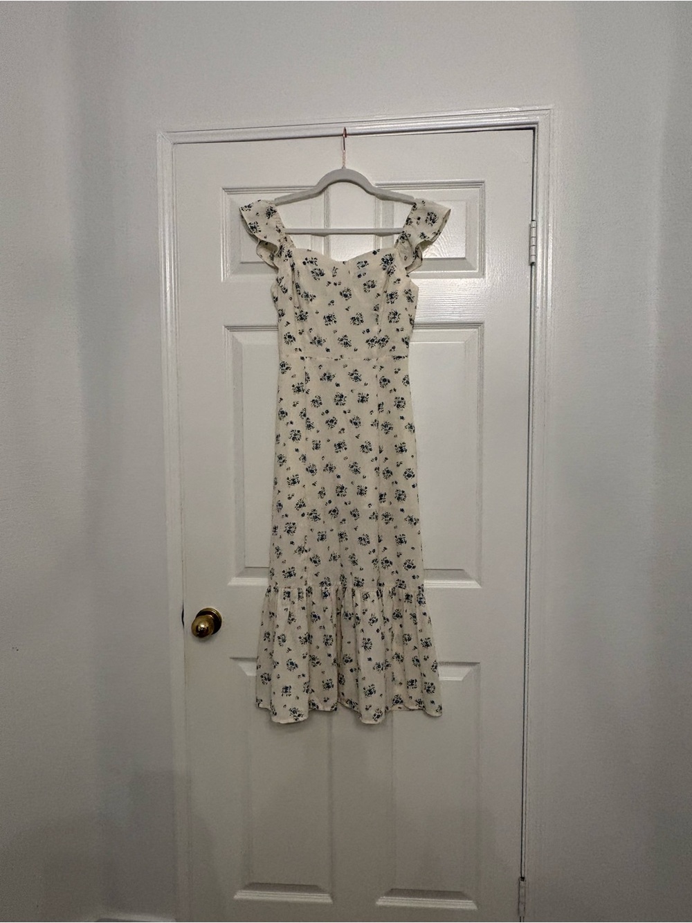 Floral Ruffle-Sleeve Midi Dress in Cream and Blue